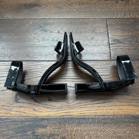 Wishbone Black Patent Leather Sandal - Picture 5 of 8